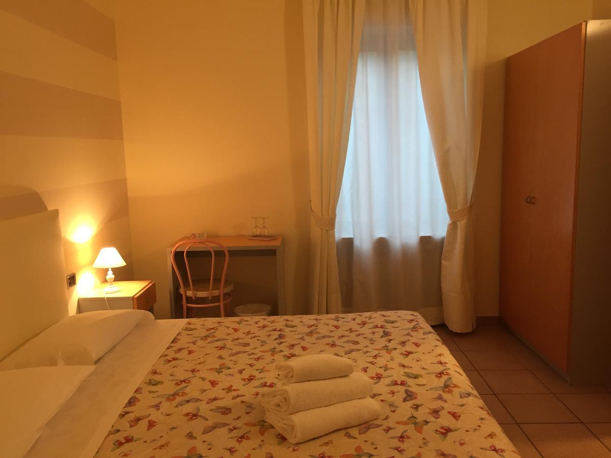 Hotel Eden Bardolino Buitenkant foto