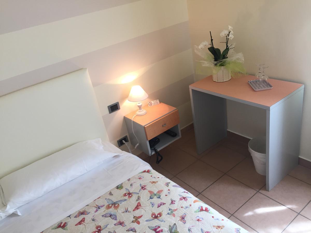 Hotel Eden Bardolino Buitenkant foto
